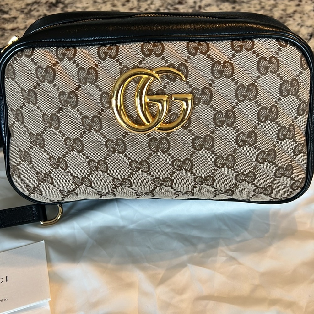 Gucci GG Marmont - Brown Canvas with Black Leather- Crossbody- Like New - Picture 2 of 15